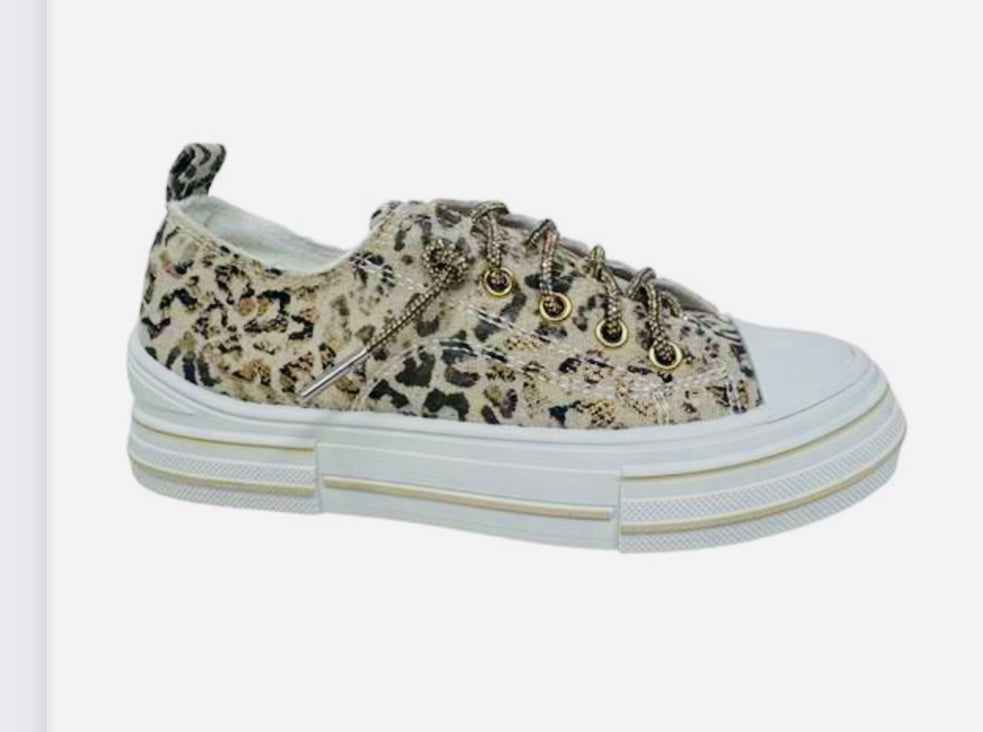 Aman Sneaker